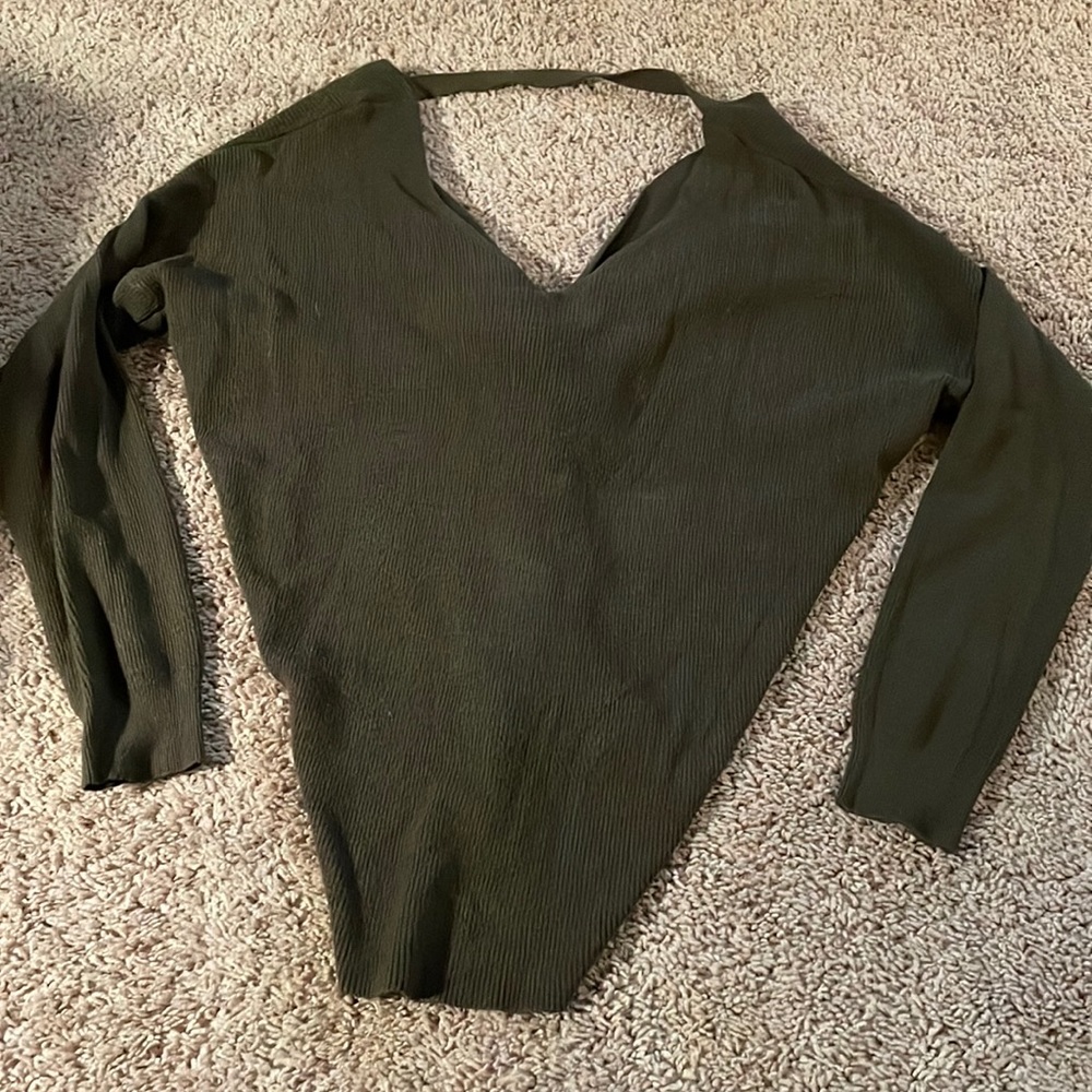 Dark green sweater with knitted back